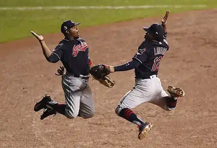 71 vuoden odotus päättyi pettymykseen – Indians siirtyi johtoon World Seriesissa