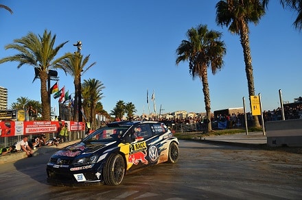 Latvala ajoi pohjat, Ogier kaasuttelemassa voittoon (ek 17)
