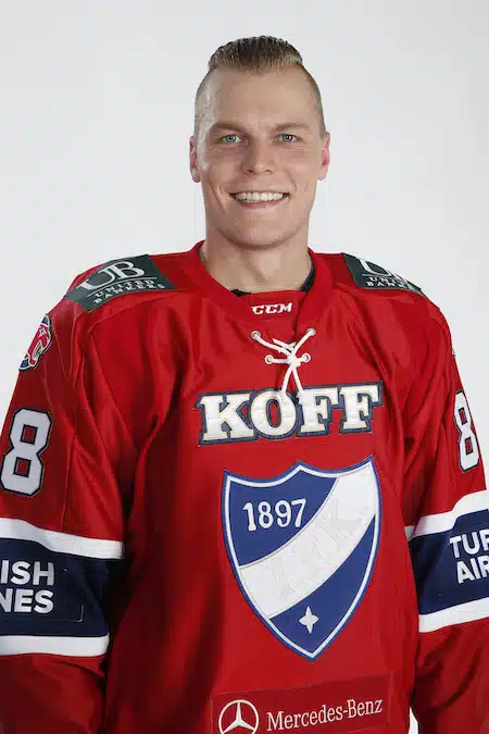 HIFK kahden maalin johdossa – komea kääntölaukaus avasi maalihanat