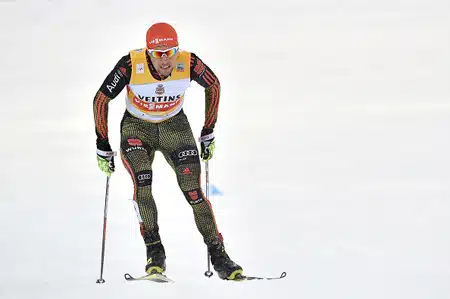 Ilkka Herola teki huikean nousun hiihto-osuudella