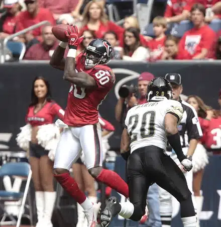 NFL-legenda nosti kengät naulaan