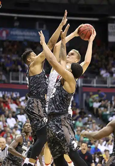 NBA-draftiin valmistautuva Lauri Markkanen: ”Suomen edustaminen merkitsee paljon”