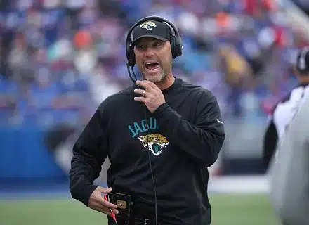 NFL-seura antoi kenkää päävalmentajalleen