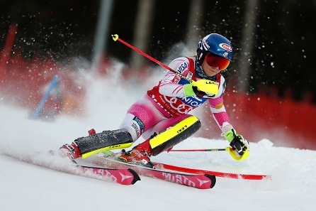Shiffrin laski jälleen pujottelun maailmanmestariksi