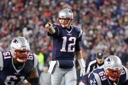 Kauden 11. voitto – NFL:n kestomenestyjä jyräämässä jälleen vakuuttavasti pudotuspeleihin