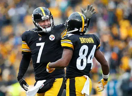 Pittsburgh Steelers vakuuttavalla esityksellä jatkoon NFL:n pudotuspeleissä