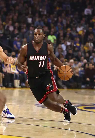 NBA:n konferenssien kärkijoukkueille yllätystappiot