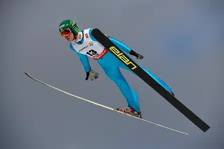 Mäkihypyn ja yhdistetyn viimeiset SM-mitalit jaossa Taivalkoskella Mäkihypyn ja yhdistetyn viimeiset SM-mitalit jaossa Taivalkoskella