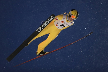 Mäkihyppääjä Julia Kykkänen upeasti palkintopallille