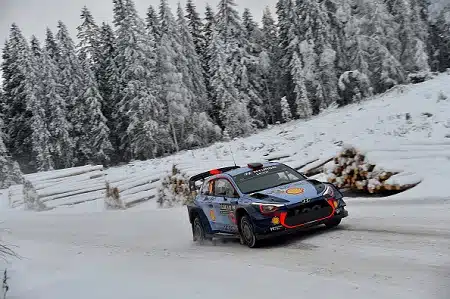 Autot kulkevat liian kovaa, erikoiskoe peruttiin Ruotsin rallissa