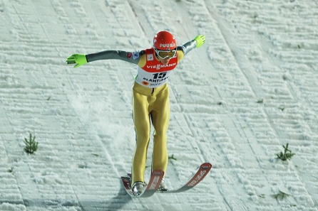 Antti Aalto pitää Suomen värejä yllä mäkihypyssä - "Perustason suoritus" Antti Aalto pitää Suomen värejä yllä mäkihypyssä – ”Perustason suoritus”