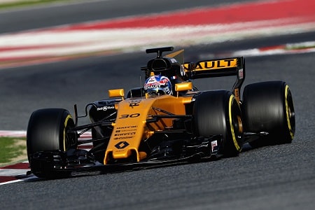Renault laittamassa etusiivekkeensä täysin uusiksi: "Ongelmat selviä" Renault laittamassa etusiivekkeensä täysin uusiksi: ”Ongelmat selviä”