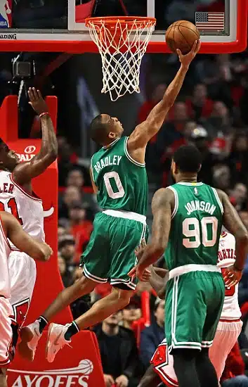 NBA:n Itäisen konferenssin kärkijoukkue otti avausvoittonsa