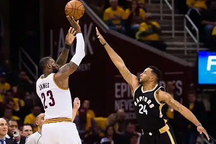 LeBron ohitti Kareem Abdul-Jabbarin
