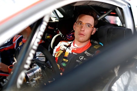 Kärkipaikka vaihtui Korsikan MM-rallissa, Jari-Matti Latvala: ”Minun on mentävä nukkumaan” (ek 12)
