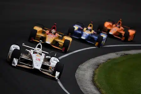 Ranskalaiskuski voitti Indy 500-kisan – Fernando Alonso karsiutui