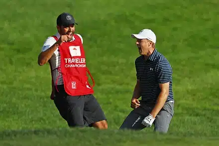 Jordan Spieth upeasti bunkkerista voittoon uusintareiällä