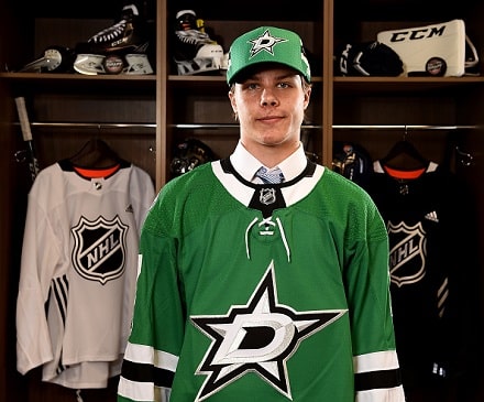 Miro Heiskasen itseluottamus on luja – ”En muuta pelaamistani NHL:ssä” Miro Heiskasen itseluottamus on luja – ”En muuta pelaamistani NHL:ssä”