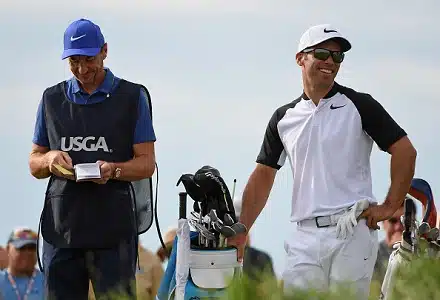 Neljä miestä jakaa piikkipaikkaa US Openissa, maailman kärkinimet laulukuoroon