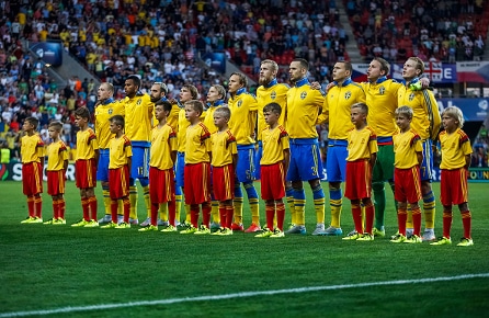 Kerran sulaa Ruotsikin: EM-isännät maalasivat lisäajalla Kerran sulaa Ruotsikin: EM-isännät maalasivat lisäajalla