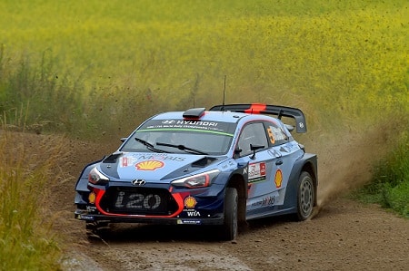 Karmea alku! MM-sarjan ykkönen Thierry Neuville rysäytti rajusti ulos