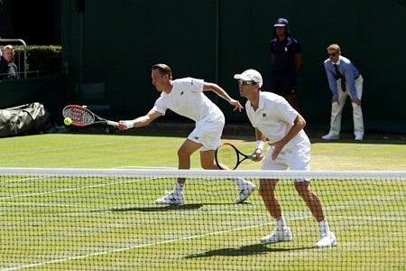 Huikea jännitysnäytelmä päätti Henri Kontisen ja John Peersin urakan Wimbledonissa
