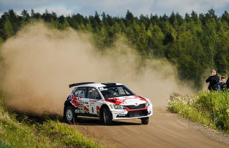 Jari Huttunen vakuuttavaan voittoon WRC2-luokassa Jyväskylässä – ”Vain yksi ajovirhe”