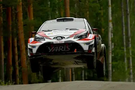 Neste Rallin kisaopas otti digiloikan – näköislehti koko rallikansalle maksutta netissä