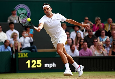 Federer marssi jälleen voittoon – Zverer pullahti ulos Hallessa