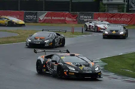 Juuso Puhakka ja Mikko Eskelinen taisteli Lamborghini Super Trofeo maanosiensa finaaleissa upeat lähtöpaikat