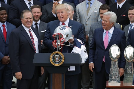 NBA:n mestarivalmentajat joutuivat Donald Trumpin tähtäimeen – ”Pelkäsi kuin pikkupoika”