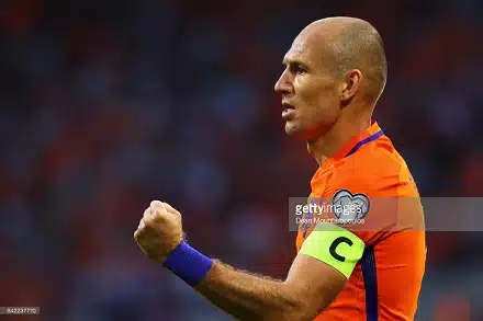 Karu MM-pettymys oli liikaa – Arjen Robben lopettaa
