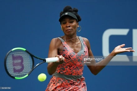 Venus Williams heittäytyi supersankariksi