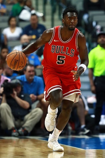 Tappelupukari palaa Bullsin kokoonpanoon, Markkanen pitää avausviisikon paikkansa Tappelupukari palaa Bullsin kokoonpanoon, Markkanen pitää avausviisikon paikkansa