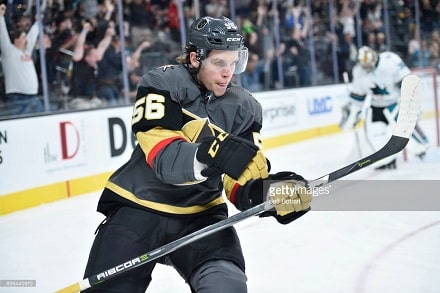 Erik Haula pysyy NHL-joukkue Vegas Golden Knightsin mukana loukkaantumisesta huolimatta Erik Haula pysyy NHL-joukkue Vegas Golden Knightsin mukana loukkaantumisesta huolimatta