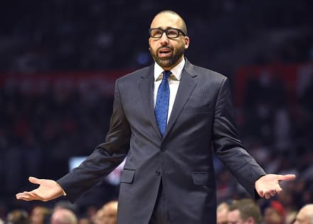 NBA-luotsille kenkää