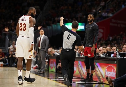 LeBron James ajettiin suihkuun ensimmäisen kerran NBA-urallaan