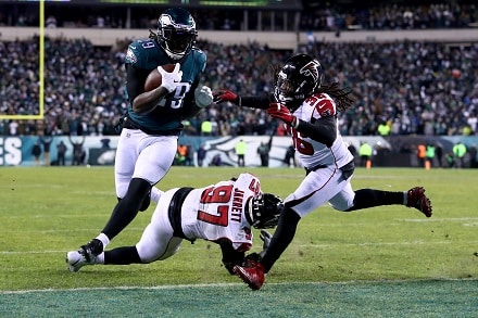 Philadelphia Eaglesin puolustus kesti lopussa – vuosi sitten Super Bowlissa katkerasti hävinnyt joukkue laulukuoroon