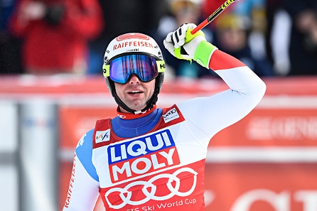 Sveitsin Beat Feuz syöksylaskun maailmancupin valtiaaksi