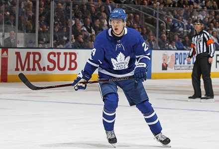 Kasperi Kapanen katkaisi pisteettömän putkensa - Toronto väänsi niukan voiton NHL-jumbosta Kasperi Kapanen katkaisi pisteettömän putkensa – Toronto väänsi niukan voiton NHL-jumbosta
