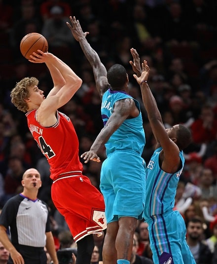 Lauri Markkasen kolmoset osuivat hurjalla prosentilla – Chicago voitti jälleen