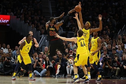 Jättisiirto! LeBron James vaihtaa Los Angeles Lakersiin