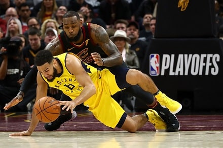 LeBronille ja kumppaneille selvä kotitappio playoff-avauksessa