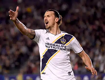 Zlatan osui jälleen, Galaxy taipui lisäajalla – meksikolaishyökkääjä sivusi MLS:n maaliennätystä