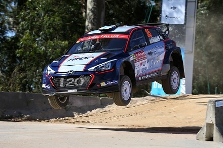 ”Kouluarvosana tälle kisalle on kutonen” – Jari Huttuselle Portugalin MM-ralli oli täynnä vaikeuksia