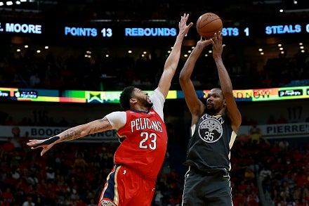 NBA-mestari ja NBA:n runkosarjaykkönen etenivät voiton päähän konferenssifinaaleista