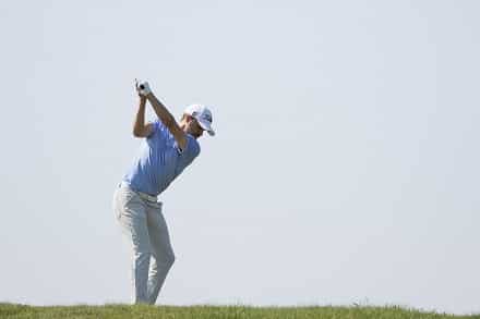 Mikael Salminen, Peter Puhakka ja Emilia Tukiainen ottivat golf-komennon Vuosaaressa