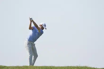 Mikael Salminen, Peter Puhakka ja Emilia Tukiainen ottivat golf-komennon Vuosaaressa