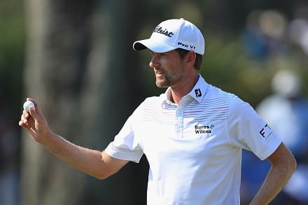 Kenttäennätystä sivunnut Webb Simpson otti komennon The Players Championshipissä