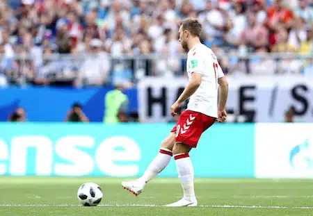 VAR oli taas isossa roolissa – Tanskan nopea alku valui hukkaan